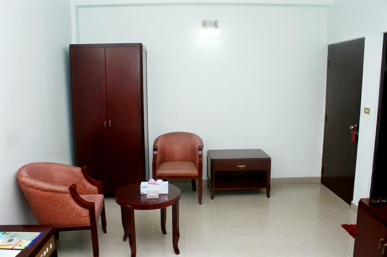 Meridian Hotel & Restaurant Dakhin Kattali 외부 사진